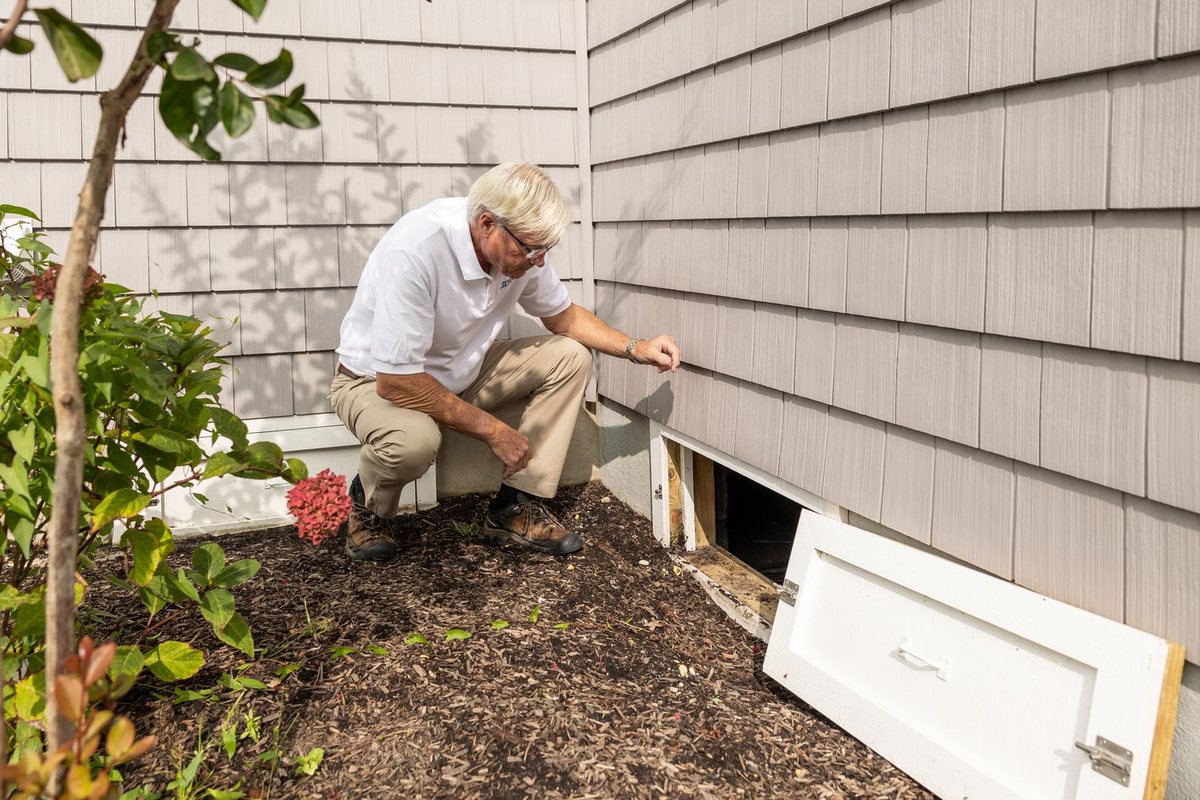 A crawl space access opening at a Anchorage, AK home