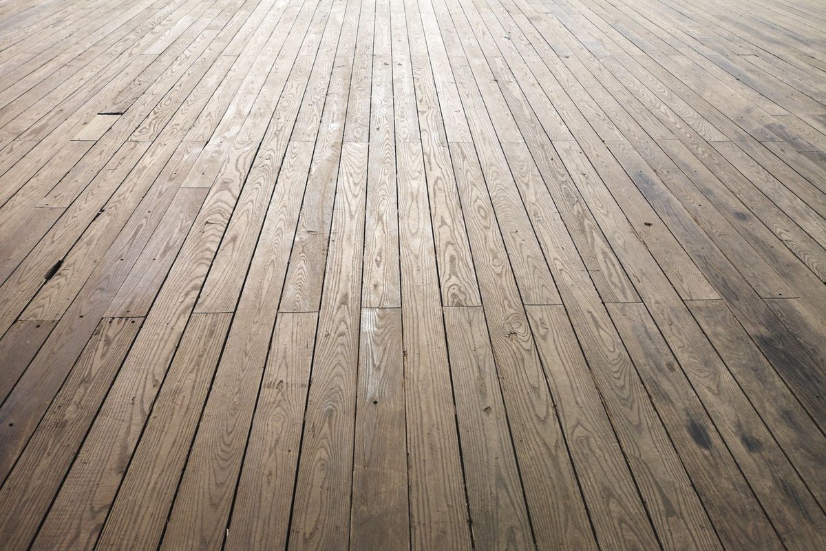 Hardwood floor planks running the length of a room in Anchorage