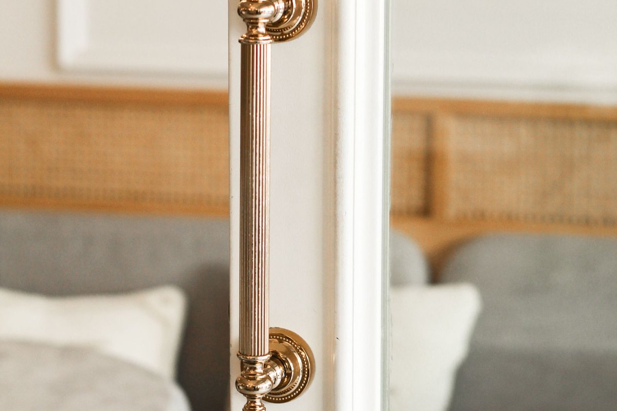 A door handle and lock on a Anchorage home