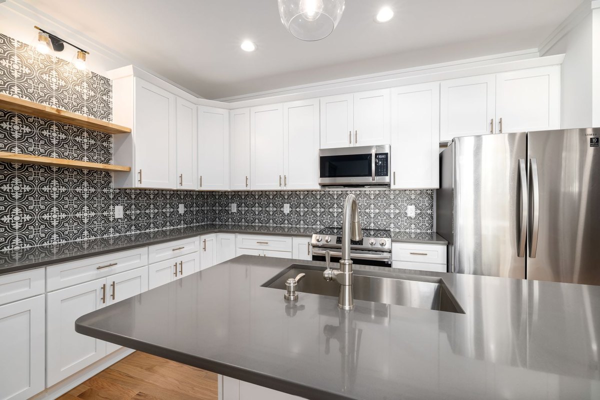 Tiled kitchen backsplash in a Anchorage home